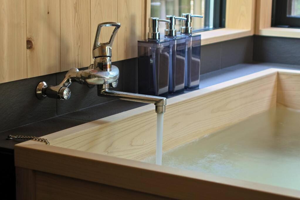 Hinoki No Ie - Cottage With Natural Hot Spring In A Cypress Bathtub Shika Zewnętrze zdjęcie